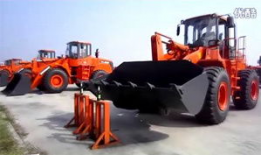 铲车视频表演,演绎工业之美